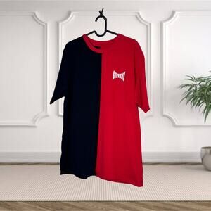🔥 Supreme Split-Color Logo Tee – Red & Black L 🔥